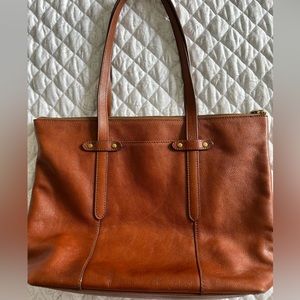 Fossil shoulder tote